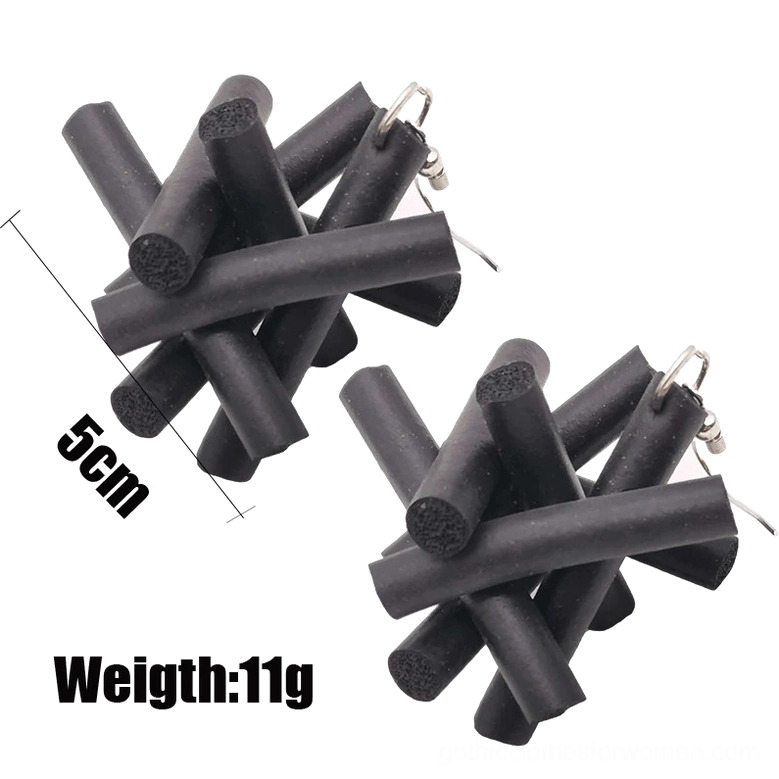 Black rubber drop earrings with size measurements and weight specifications on white background showing 5cm length
