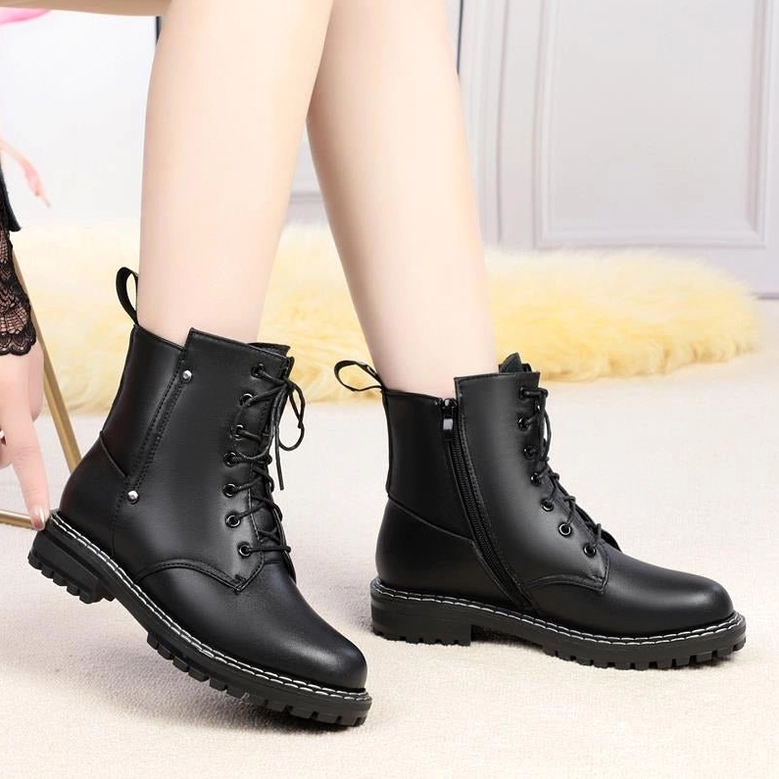 Gothic combat boot platform height and heel construction - 0-3cm platform with medium heel