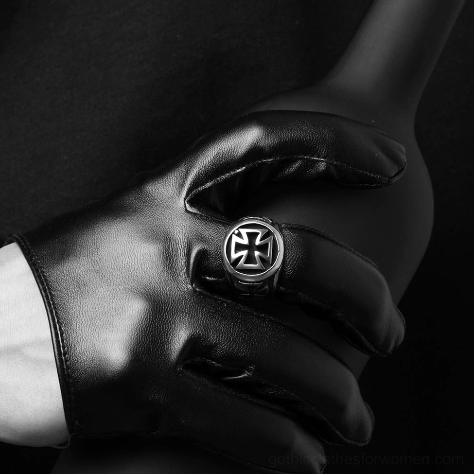 Celtic cross gothic signet ring detailed view showcasing 20mm surface width and intricate cross embossing