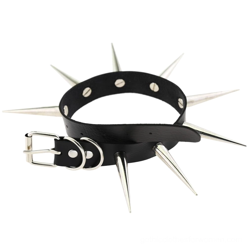 Gothic studded choker necklace showing adjustable link chain closure mechanism and spike attachment detail