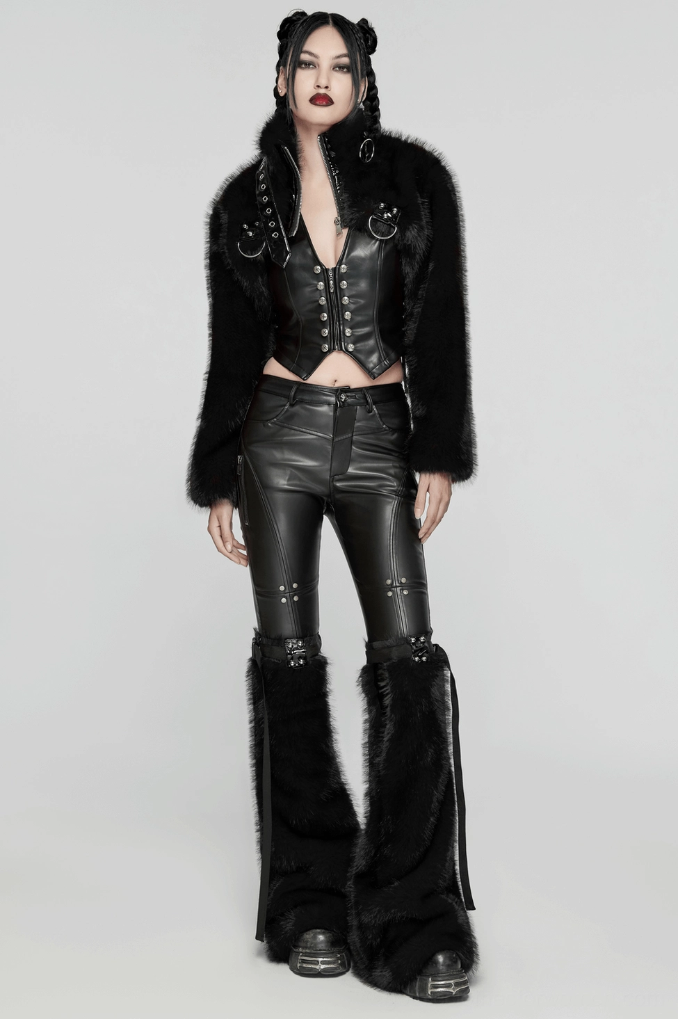 Size chart and fitting guide for black faux fur gothic cropped jacket with body measurements in centimeters and inches