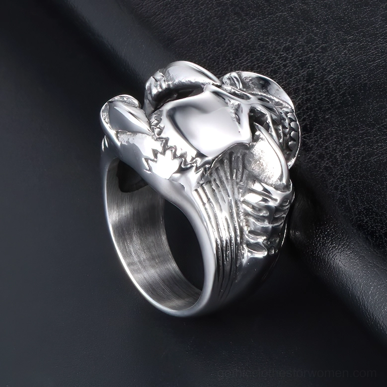 Gothic skull ring back view showing engraved stripe details on band