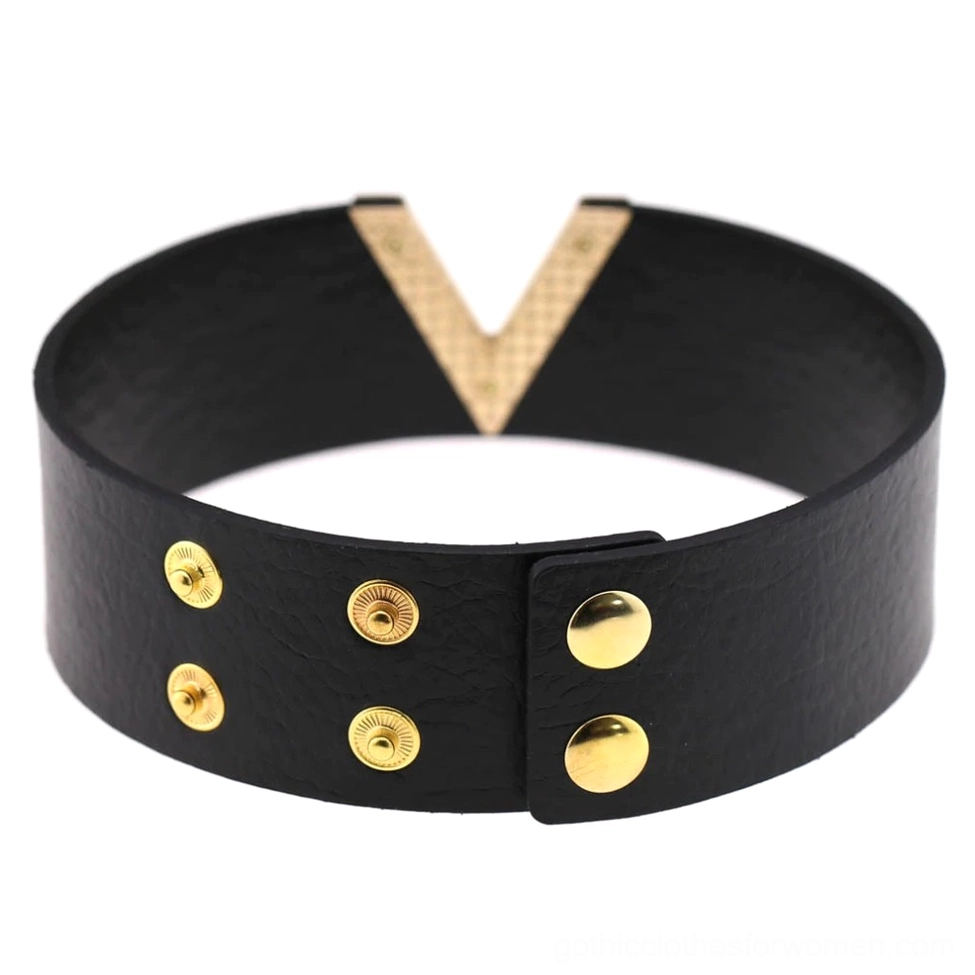 Green leather V-choker with gold V-shaped metal accent, dark green gothic color variant jewelry piece