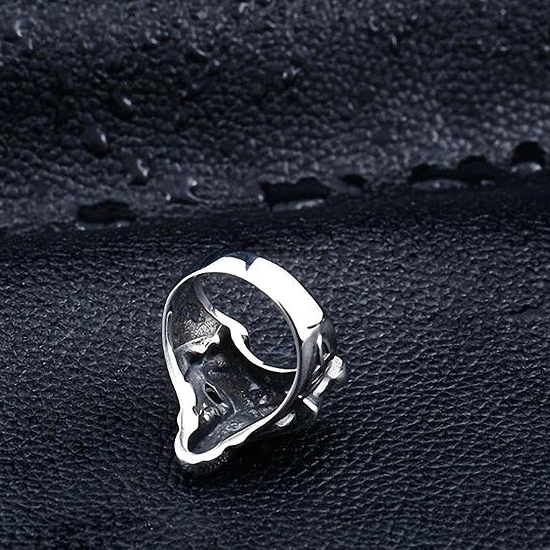 Dark wolf head gothic ring stainless steel unisex - alternative fashion statement jewelry for men and women