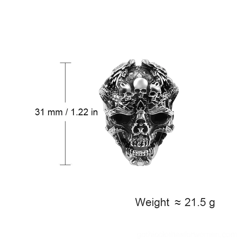 Gothic skull ring size specification chart showing 31mm diameter and 21.5g weight on black background