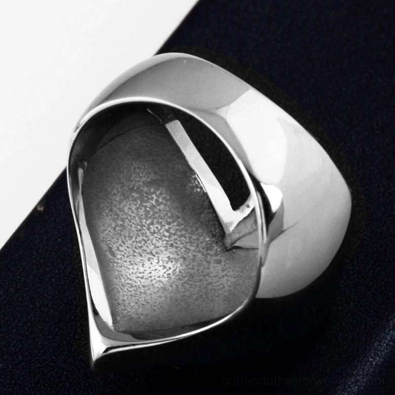 Spade skull cross gothic signet ring polished stainless steel full view unisex rock jewelry