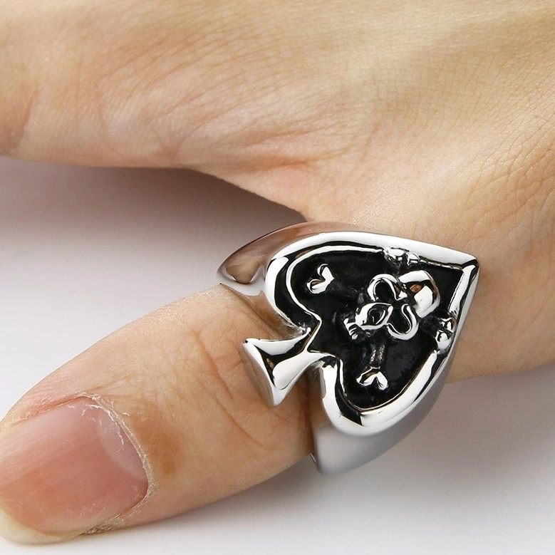 Black spade skull gothic signet ring embossed design alternative rock style jewelry
