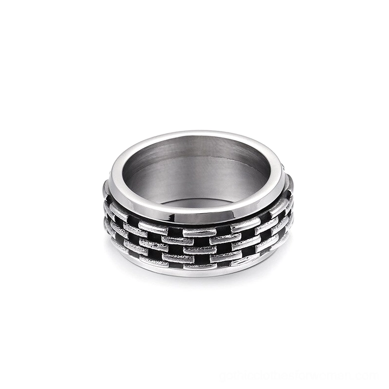 Front-facing view of authentic 925 sterling silver gothic chain spinner ring with polished silver base and distressed black antiqued patterns, detailed chain-link design