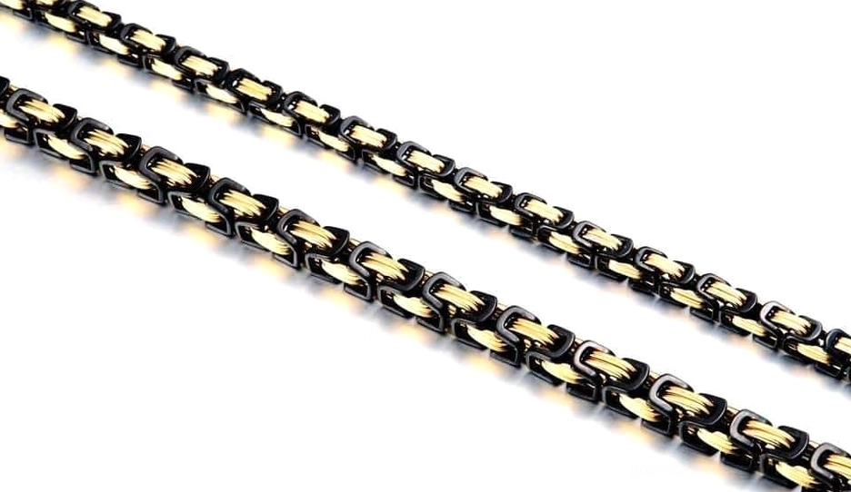 Close-up detail of stainless steel twisted Singapore chain links - gothic biker necklace craftsmanship